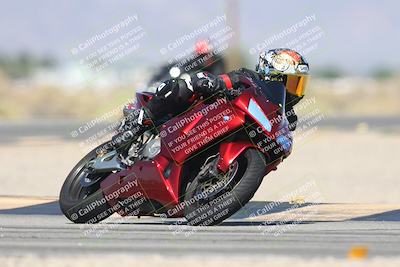 media/Oct-13-2025-Moto Forza (Mon) [[a66d839500]]/3-B Group/Session 3 (Turn 16)/